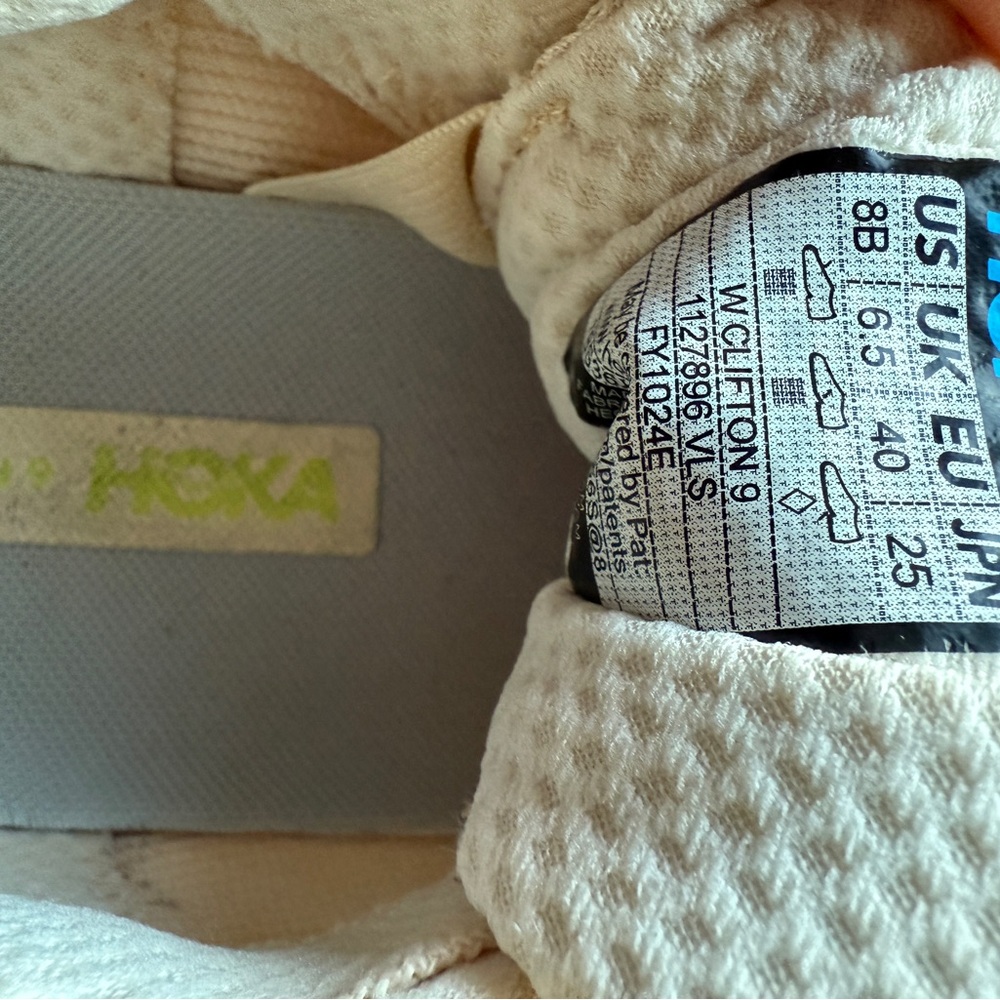 Hoka Clifton 9 Women’s Running Shoes, size 8B - Picture 6 of 6